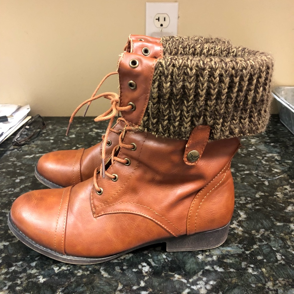 Combat boots w knitted top